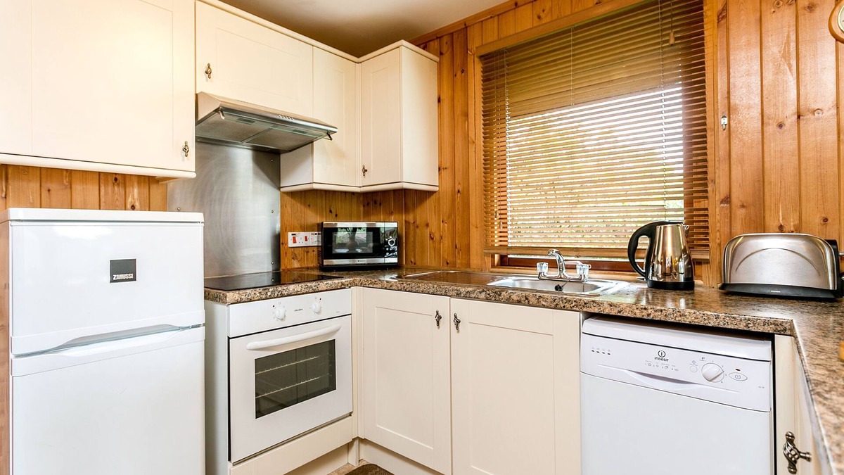 Minehead Cabin | Four star Lodge with two bedrooms, fabulous views yet close to pubs and beach