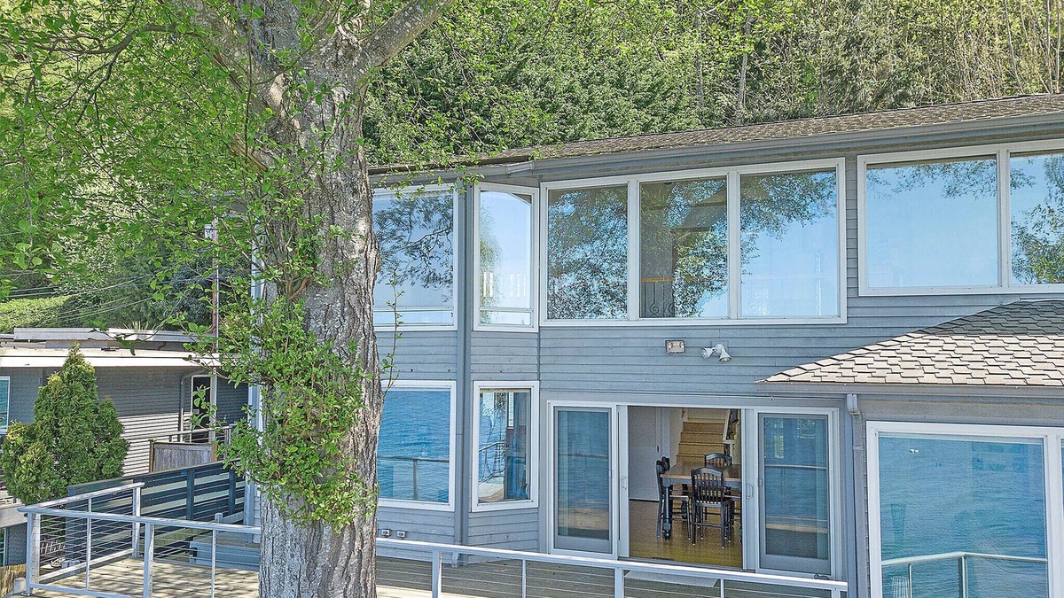 South Colby House | Four Stone Beach House Near Seattle, Vashon Island Washington