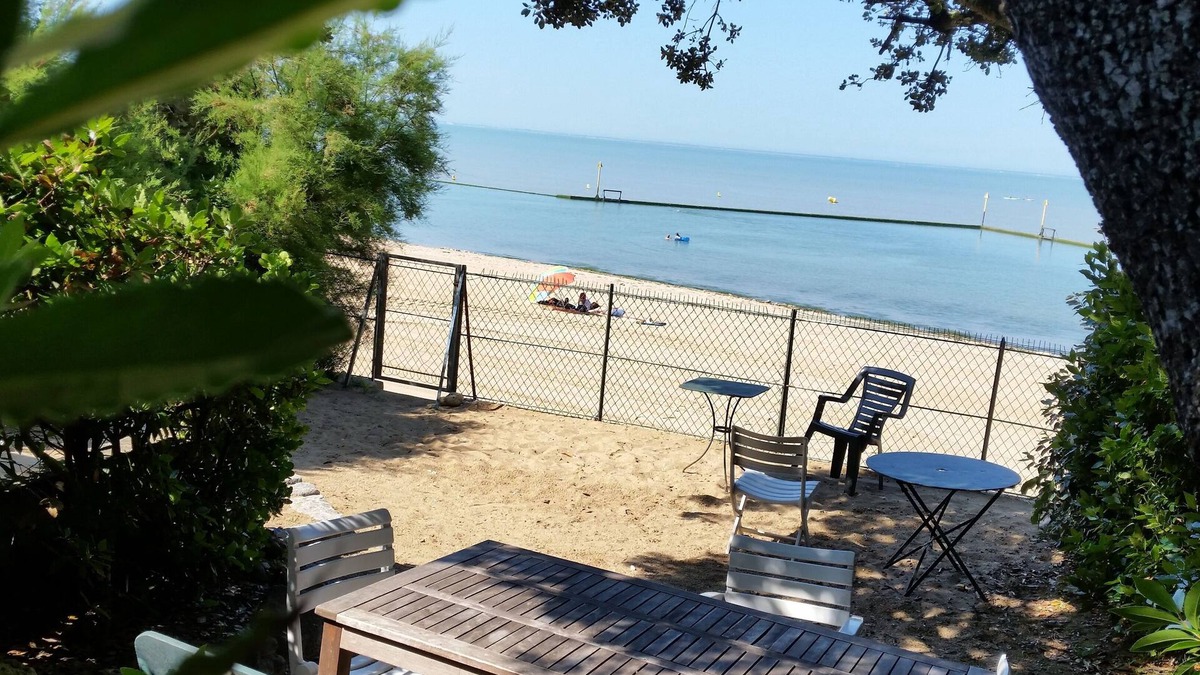 Fouras House | Fouras, Villa with character, direct private access to the beach.