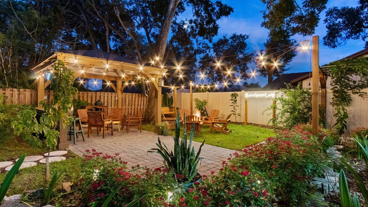 Isle of Palms House | Fox Hollow Peaceful Fruit Forest Getaway. Four bedrooms, two bathrooms