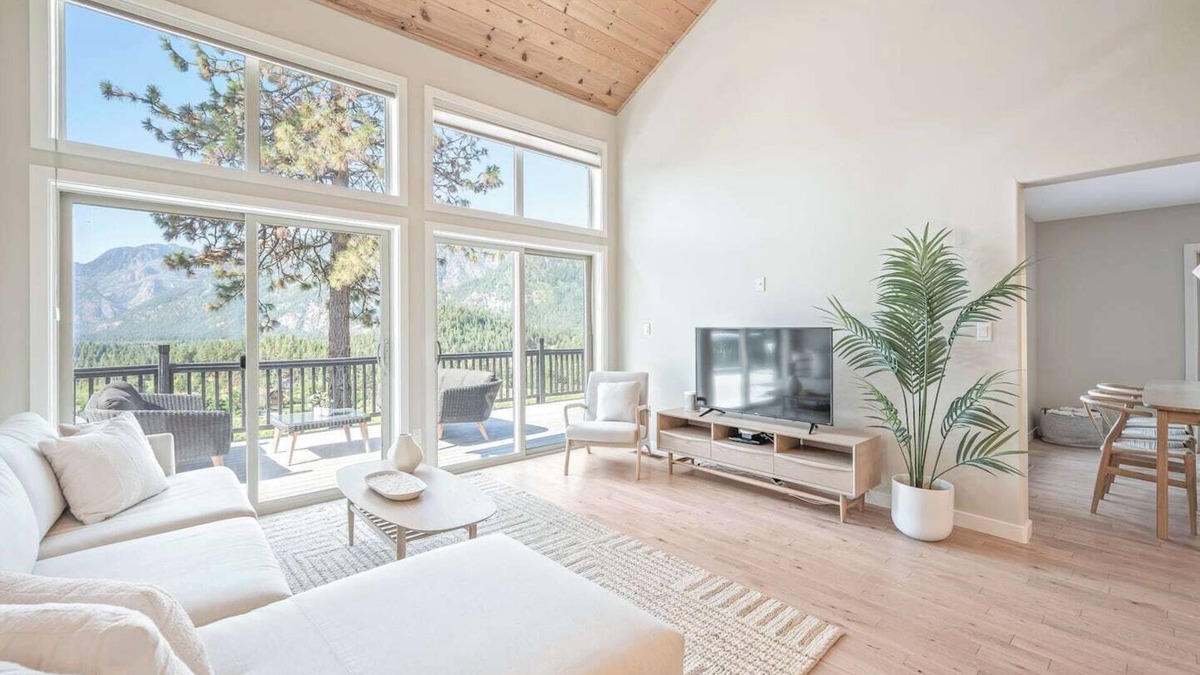 Leavenworth House | Fox Lodge: an oasis with amazing views