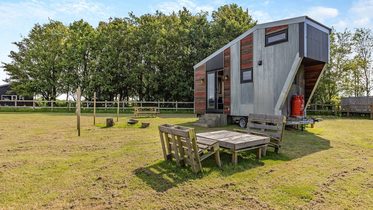 Foxley Cottage | Fox Tiny House- UK47395