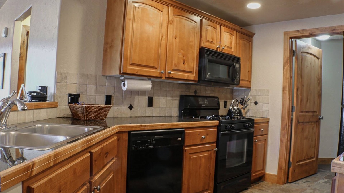 Kimball Junction Condo | Foxpoint 2 Bedroom Condo by RedAwning
