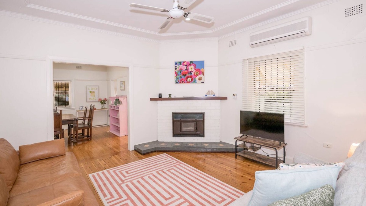 West Tamworth House | Foxton - 3 bedroom home