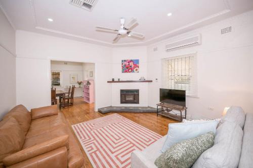 West Tamworth House | Foxton