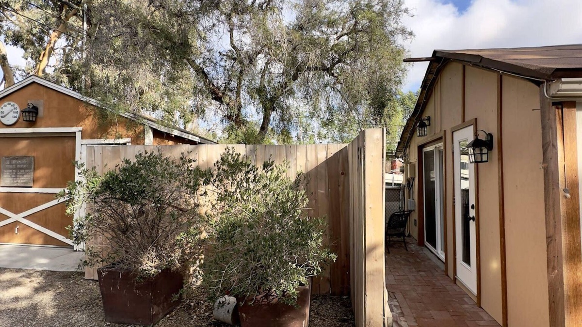 Mesa Verde Apartment | Foxtrot - Costa Mesa, Newport Beach, Couples Unit