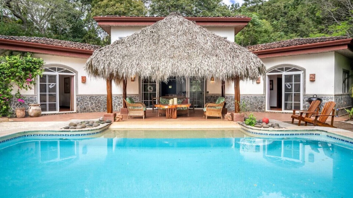 Canafistula House | FP: Tropical Villa w/Guest Home, Pool, Garden