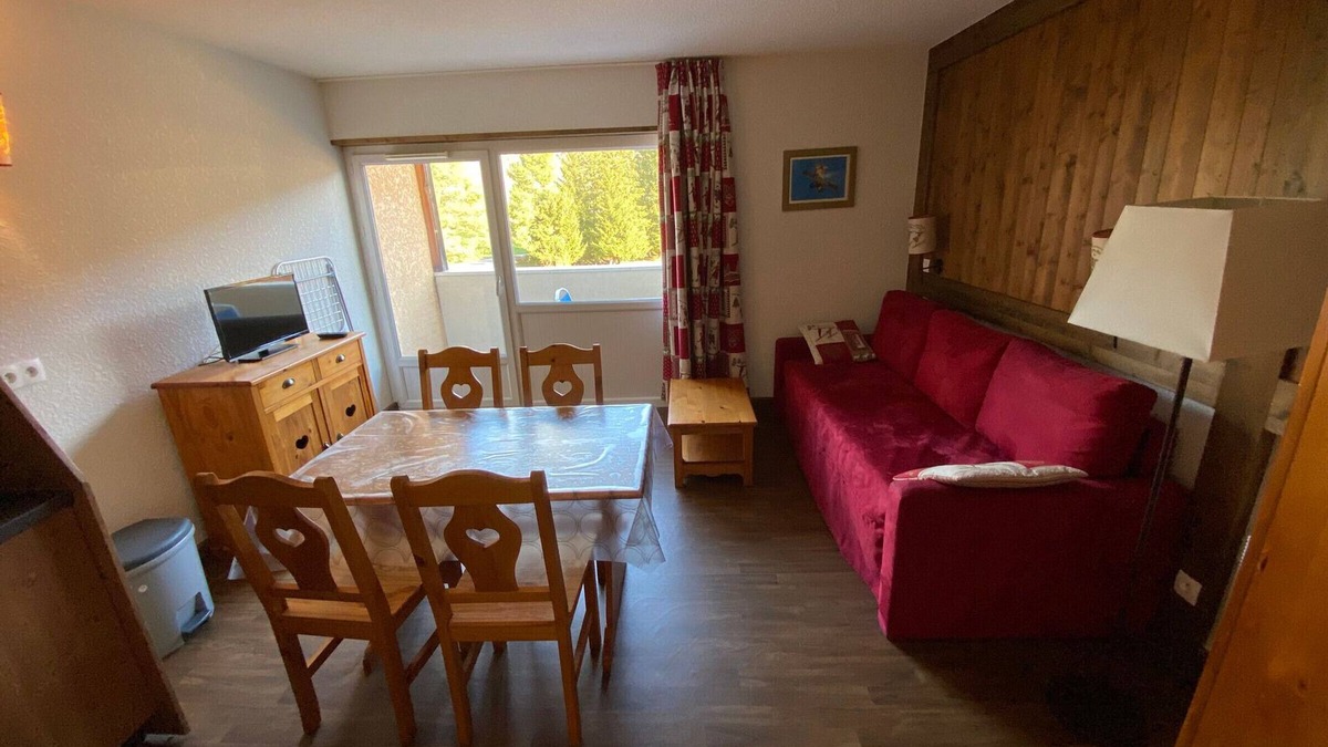 Autrans-Meaudre-en-Vercors Apartment | Charming Apartment in Autrans - Ski-In/Ski-Out, Balcony, Pool, 700m to Village Center