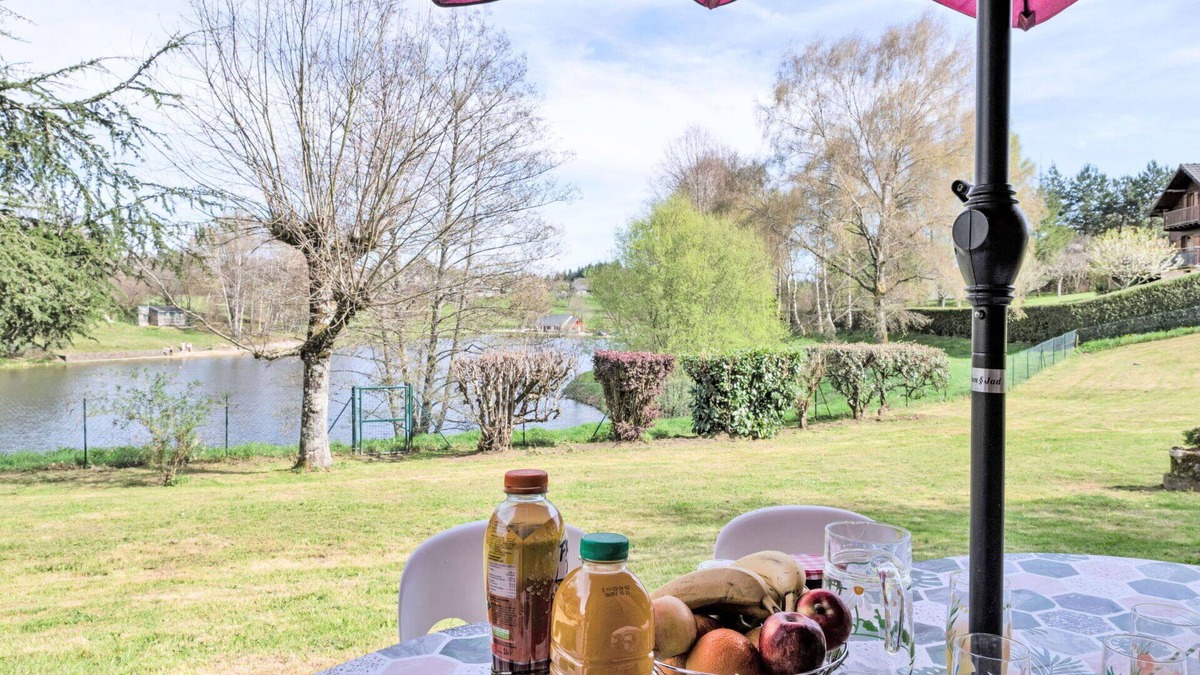 Camps-Saint-Mathurin-Leobazel House | Beautiful private villa for 5 people with TV, terrace and pets allowed