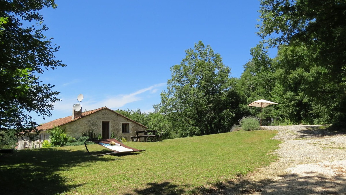 La Rochebeaucourt-et-Argentine Cottage | Lovely complex of 5 gites,10 acres - heated pool, games room, fishing lake.