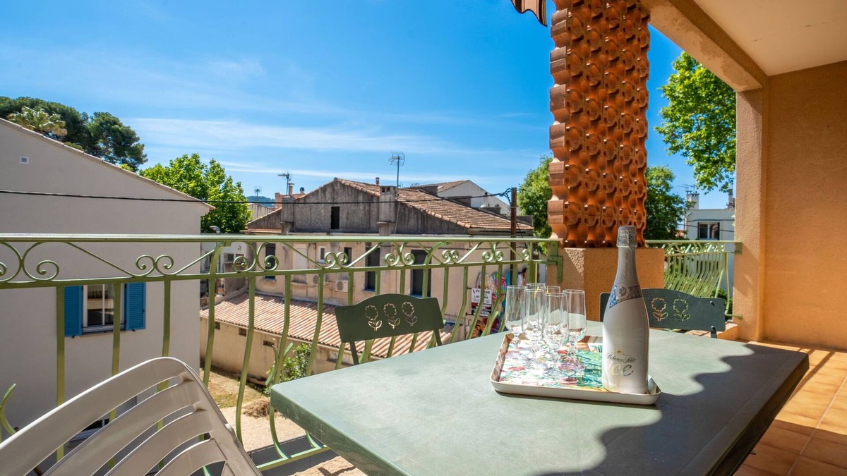 Les Lecques Apartment | Les Mimosas by Interhome