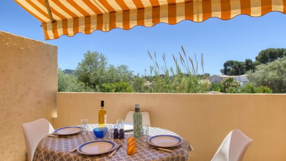 Les Lecques Apartment | Les Lavandes by Interhome