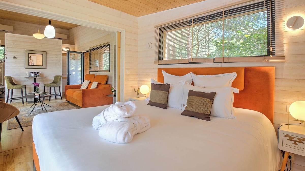 Saint-Felix-de-Reillac-et-Mortemart House | Secret Lodge – Elegance, Comfort, and Well-being in the Heart of the Golf Course