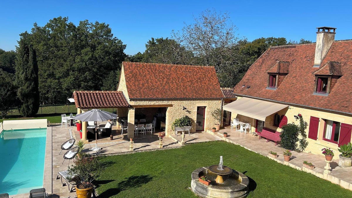 Saint-Felix-de-Reillac-et-Mortemart House | Gîte du pigeonnier with swimming pool Périgord noir Les tourterelles 6 people
