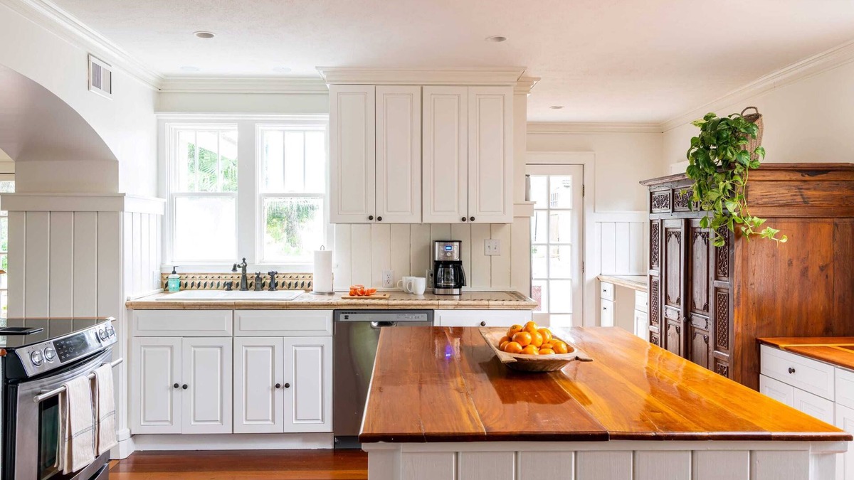 Fairhope House | Frances Grande - Downtown 5BR Architectural Gem