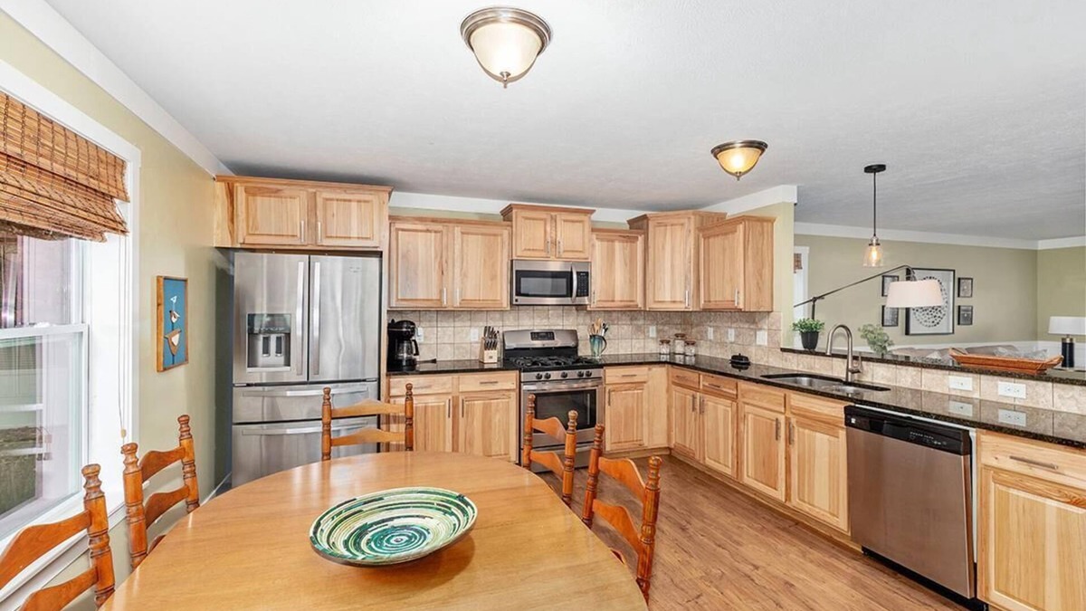 Saugatuck Villa | Francis Way - Four Bedroom Villa, Sleeps 8