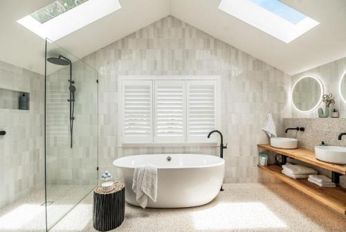 Byron Bay House | Frangipani Cottage - Winter Escape Deal - Free Nights on Us!