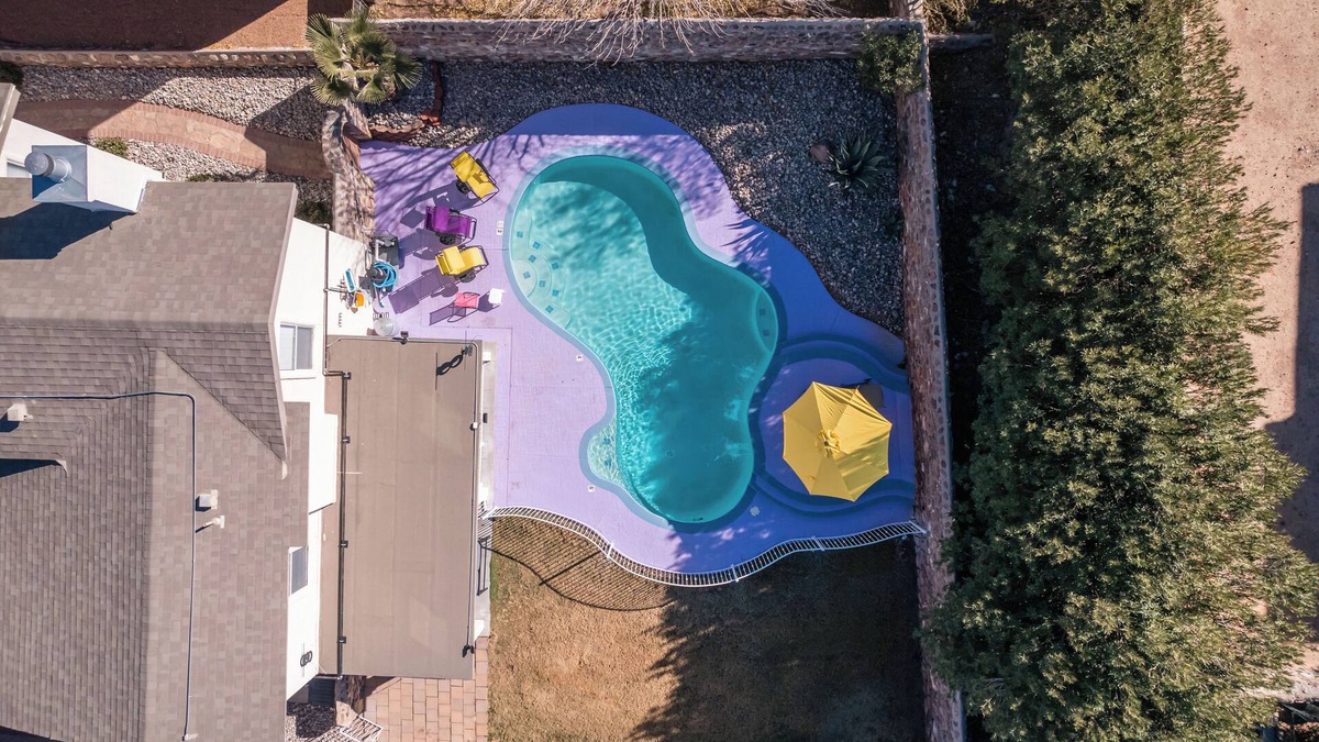 Bear Ridge House | Franklin Luxe Oasis with Swimming pool and EV charging.