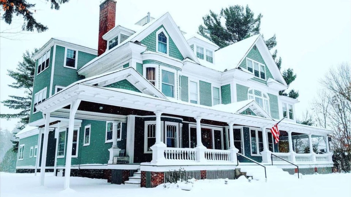 Saranac Lake Hotel | Franklin Manor - 2 King Suites and 1 Queen Suite