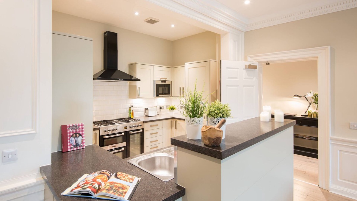 New Town Cottage | Frederick Street Apartment - sleeps 11 guests in 5 bedrooms