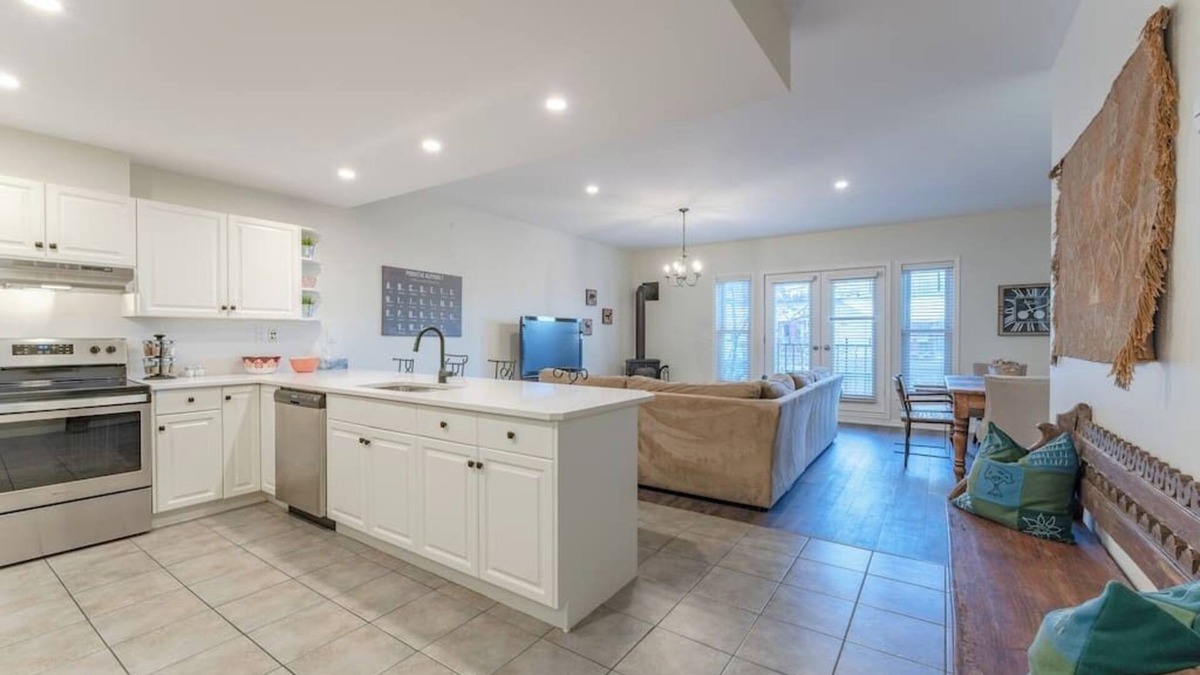 Inglewood House | FREE Banff Pass, Cozy 3BR, Sleeps 6 & RT Patio