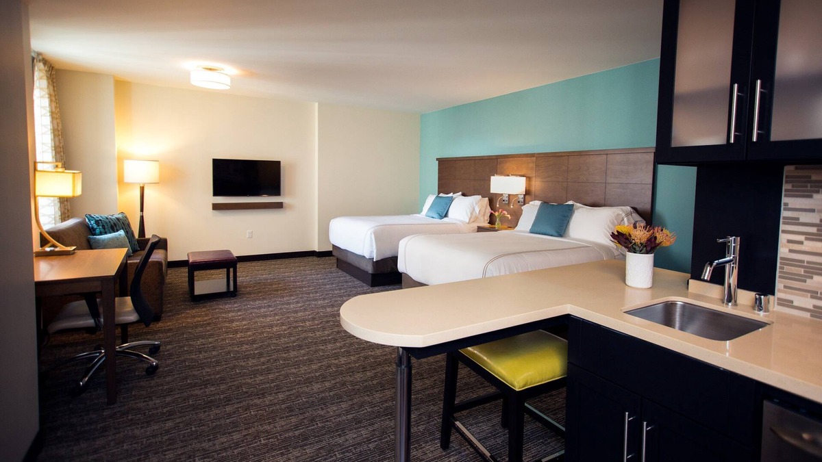 South Lake Union Apartment | Free Breakfast + 24 Hour Business Center | Studio Close to Lake Union