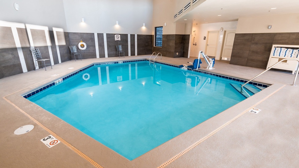 Coeur d'Alene Apartment | Free Breakfast + Indoor Pool + Hot Tub | Only 5 Minutes from North Idaho College