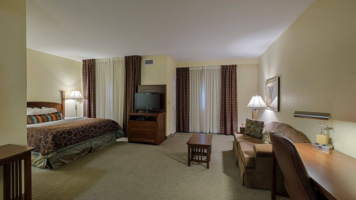 Harrisburg - Hershey Apartment | Free Breakfast. Indoor Pool. Gym. Quick Drive to Hersheypark!