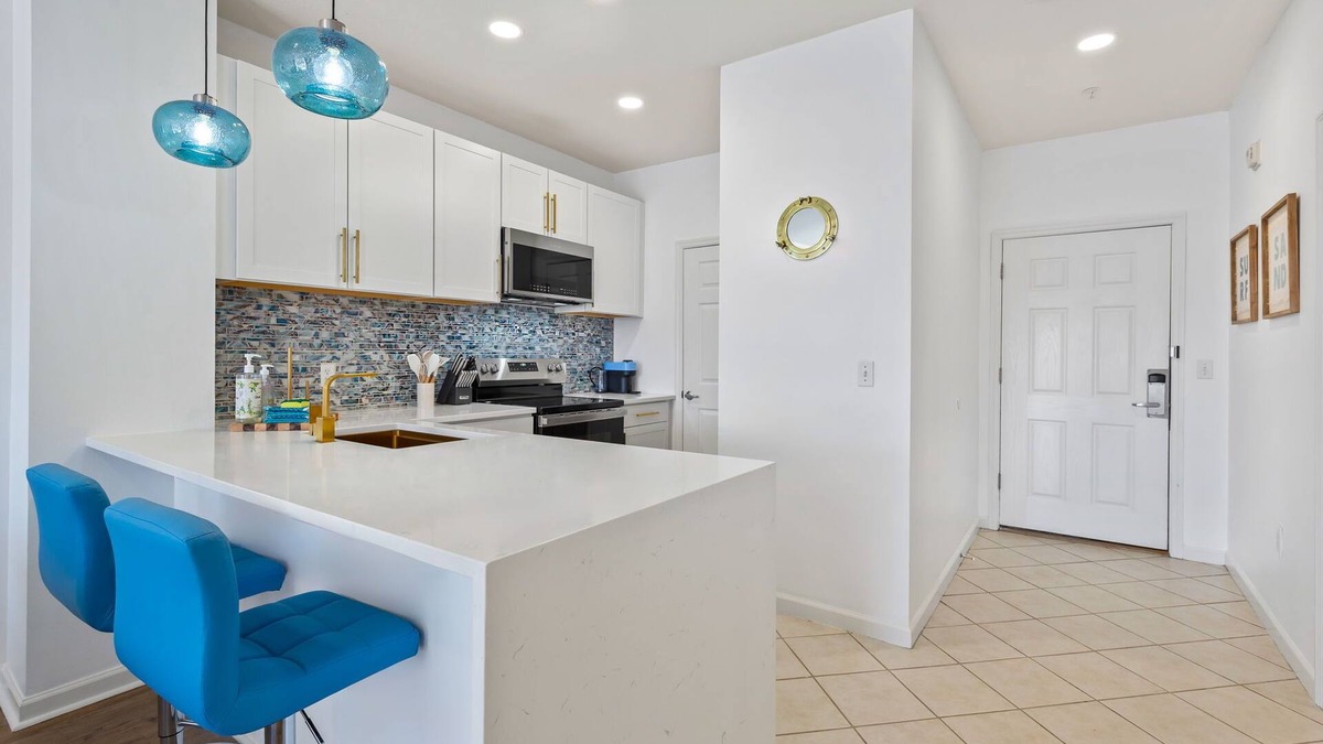 Frangista Beach Condo | Free fun package! Gulf view pet friendly pool hot tub 2BD 2BA sleeps 6