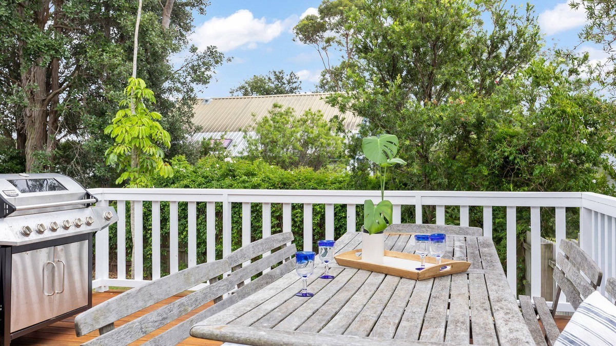 Narrawallee House | Free night on us this Winter at Family Escape your perfect home away from home