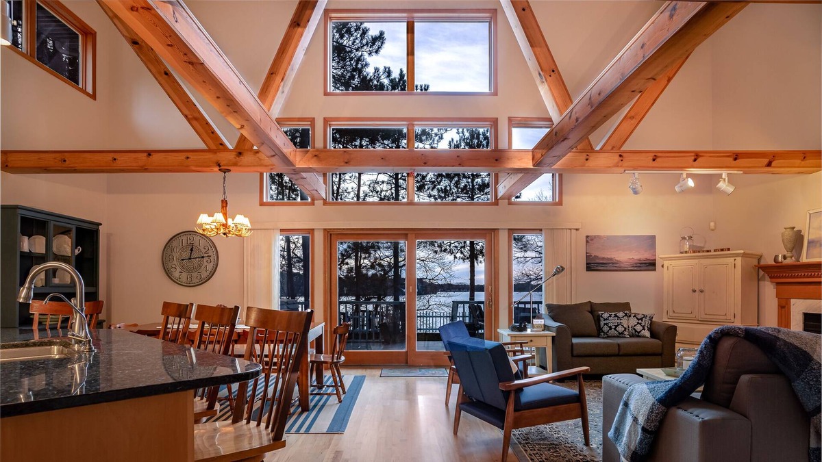 Wautoma Cabin | Free nite w/wknd offseason lakefront hottub fireplace kayak paddleboard boatpier