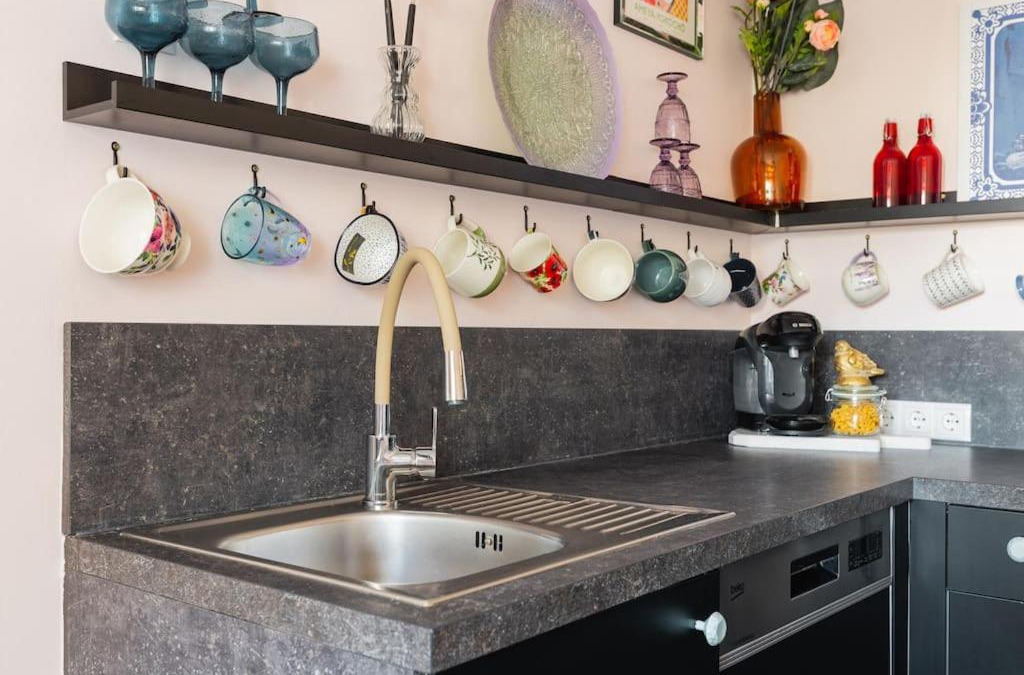 Vienna House | Free Parking-3BR-200m2 House-AC-1000m2 Garden