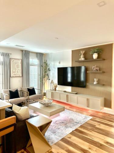 Garden Hills Apartment | Free Parking, 75 inch TV, king Bed in Buckhead