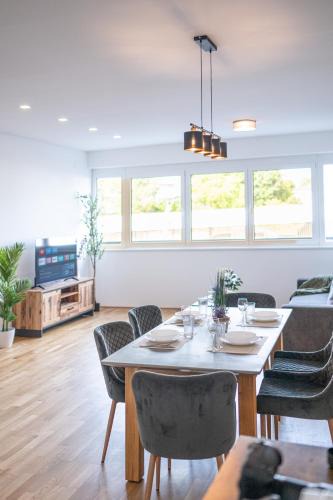 Thalheim bei Wels Apartment | FREE Parking, Luxury Beds, Nespresso, Netflix