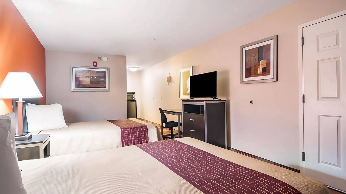 Mableton Hotel | FREE Parking! Martin Luther King Jr. National Historic Site Tour!