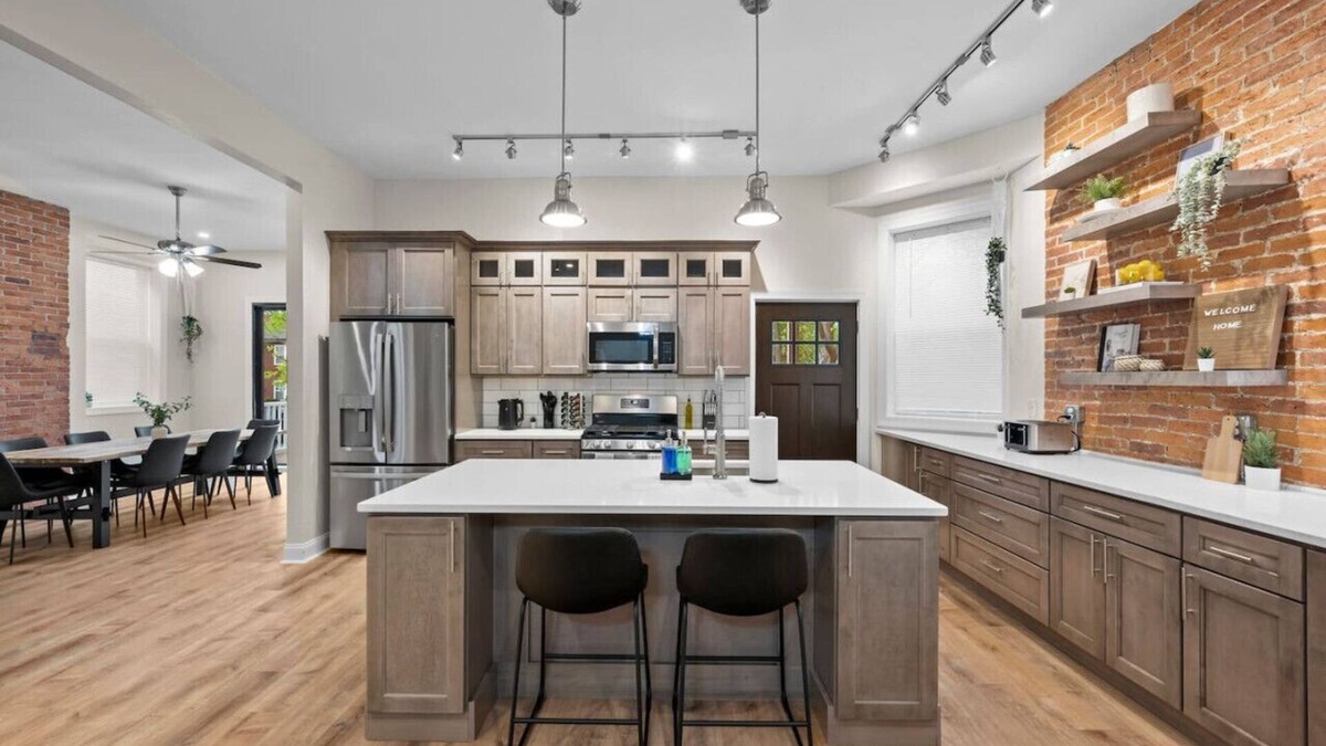 Point Breeze North Apartment | Free Parking+Netflix+BBQ+Games Near Bakery Square