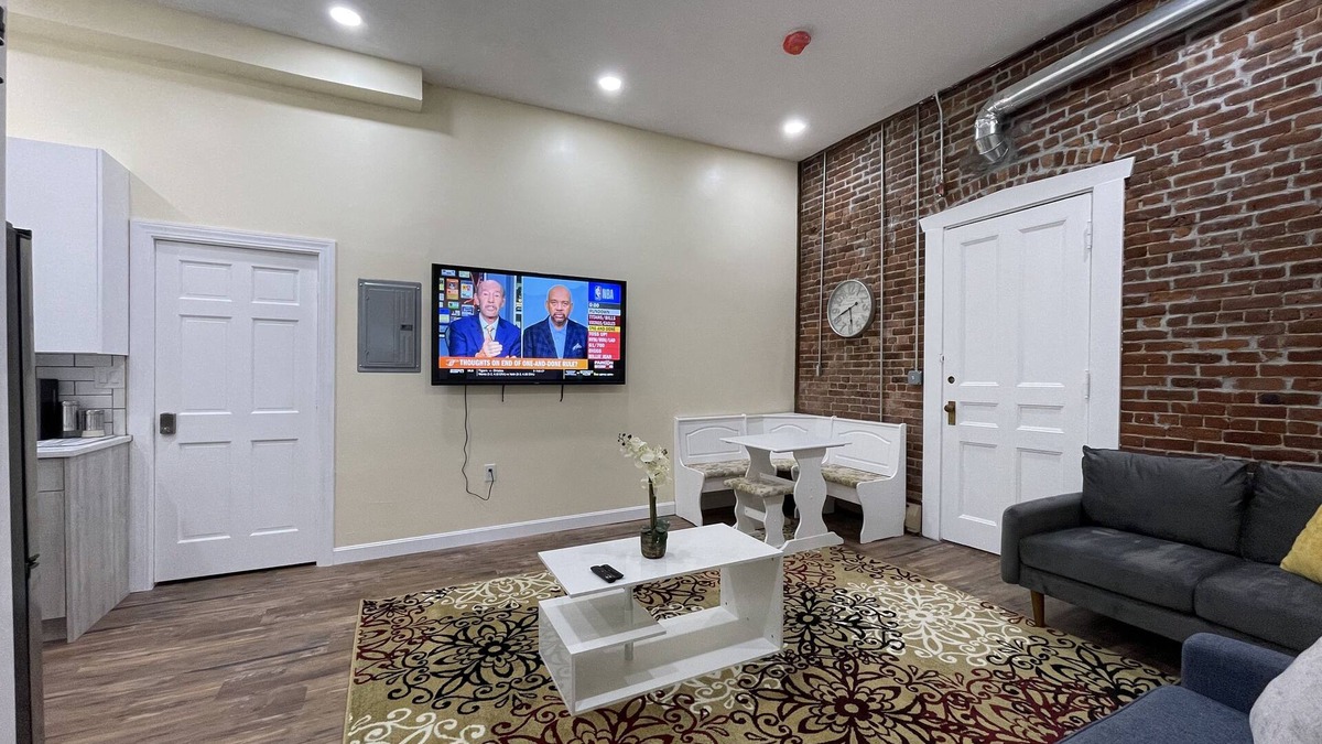 Pawtucket Apartment | FREE PARKING NEW LOFT! 3Bedroom Near I95 Fast Internet
