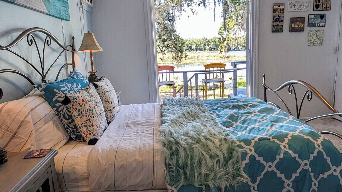 Edgar Apartment | Free Parking, Private BedR/Bathroom with Lakeview, pet welcome