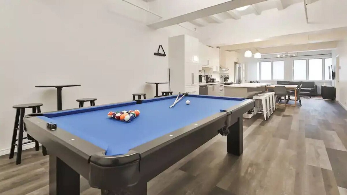 Milton Park Apartment | FREE PARKING ✸ UNIQUE ❤️ City ✸ Pool Table - Superhost on Airbnb