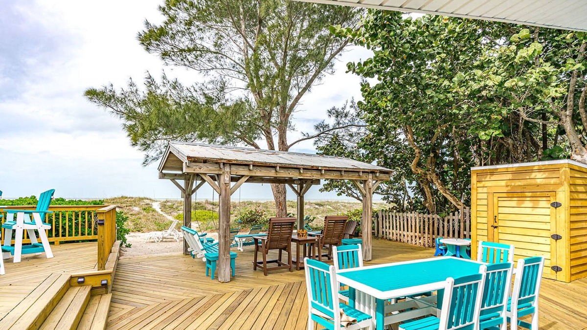 Independence Square House | FREE PERKS INCLUDED!! Seahorse Cottage 4 - GULF FRONT HOUSE!