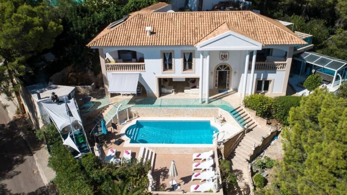 Bendinat Villa | Free Swimming Pool Heating for Easter Holidays