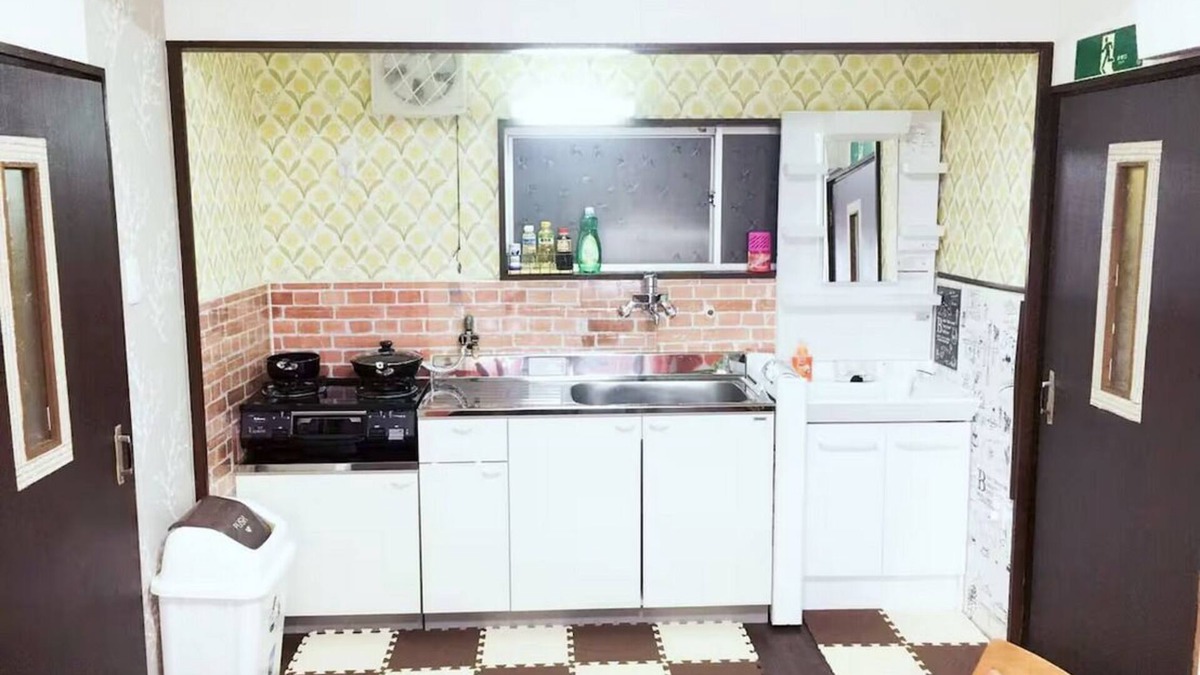 Minami Apartment | Free Wi-Fi. 5 - min to subway. 10 - min walk to Inari Taisha.