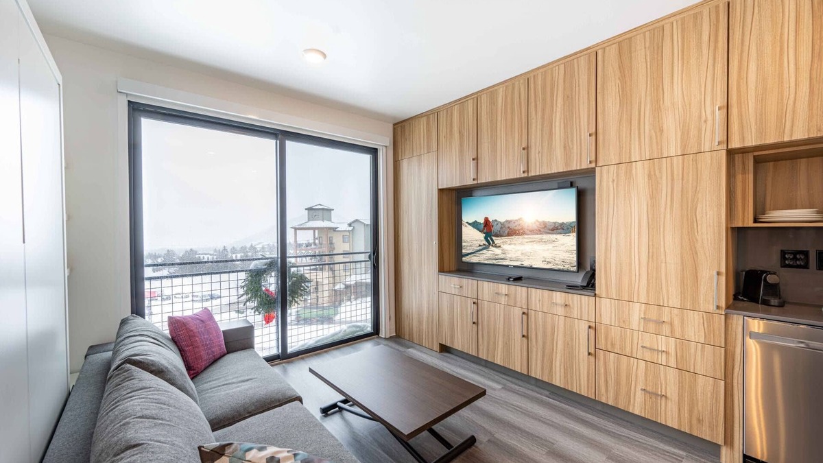 Park City Condo | *Free Zip Line Tours* Modern Park City Resort | Pool | Game Room | Hot Tub | Walk to Canyons Village