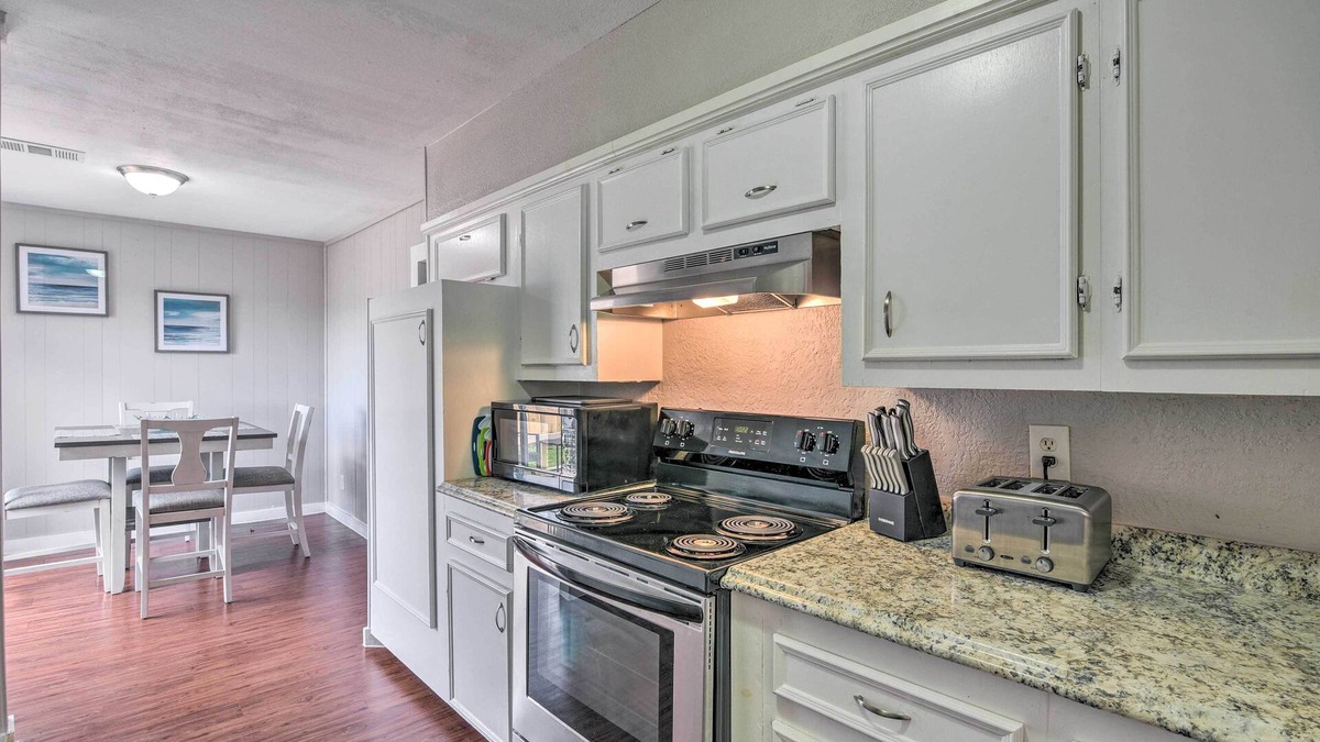 Freeport House | Freeport Home: Gas Grill, Fire Pit & Patio!
