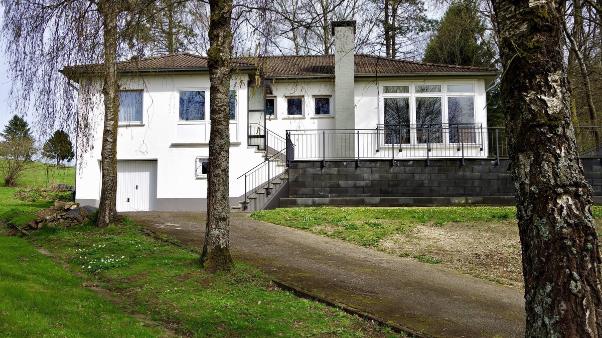 Wallenborn House | Freistehender Bungalow mit Großer Panoramaterasse Inmitten der Vulkaneifel