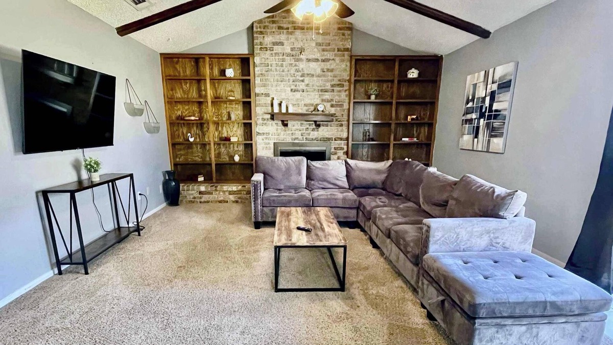 Lubbock House | Fremont House - 3BR/2BA - Family Friendly