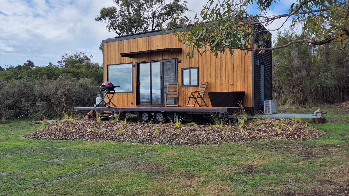 French Island Cabin | French Island 3921 - Tiny House 2