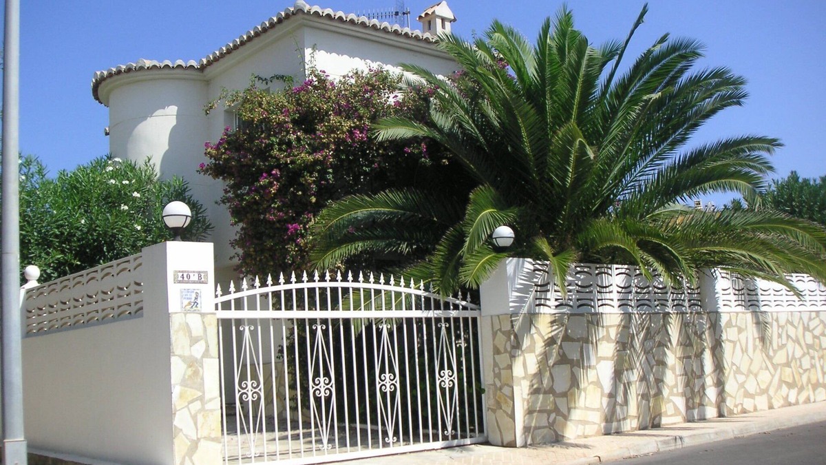 Molinell Ski Chalet | Frente al Mar. Velazquez. Luxurious Villa, 30 m from the sea