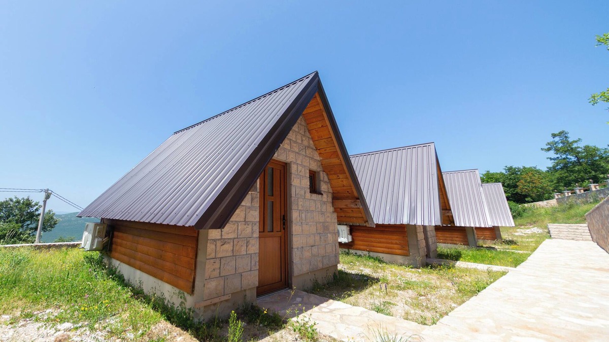 Niksic Cabin | Fresh Cabin for 2ppl in a Natural Setting