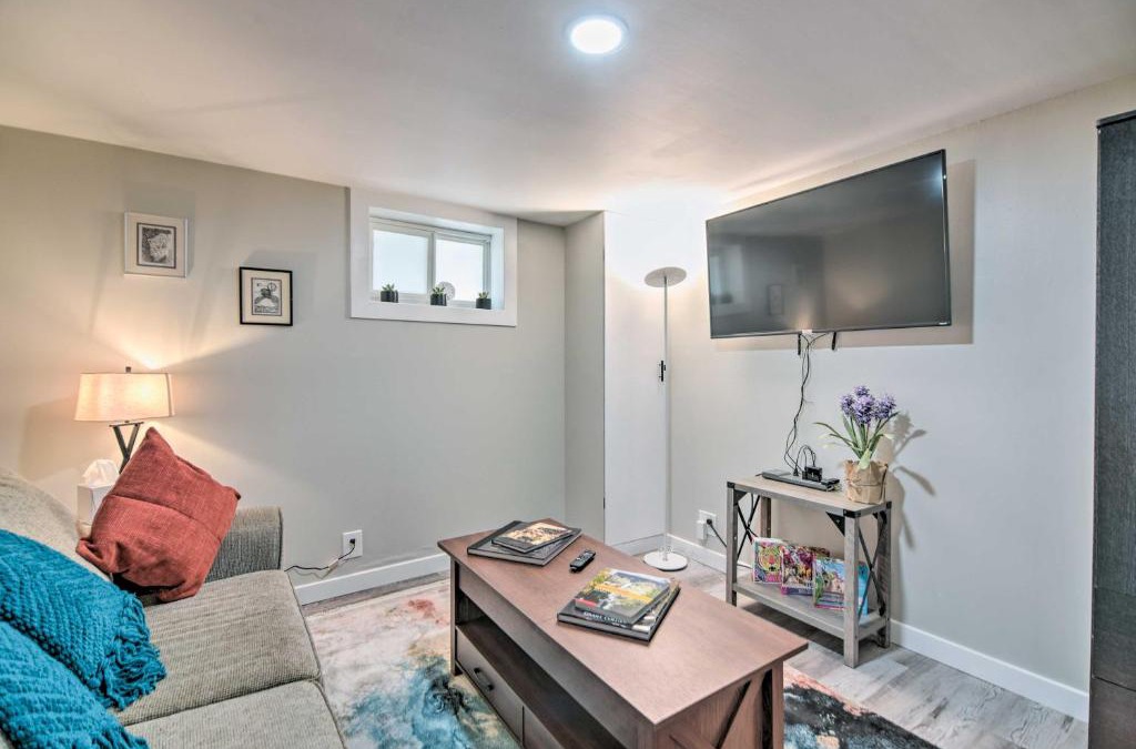 Longmont Apartment | Fresh Downtown Longmont Apartment - Walk to Main!